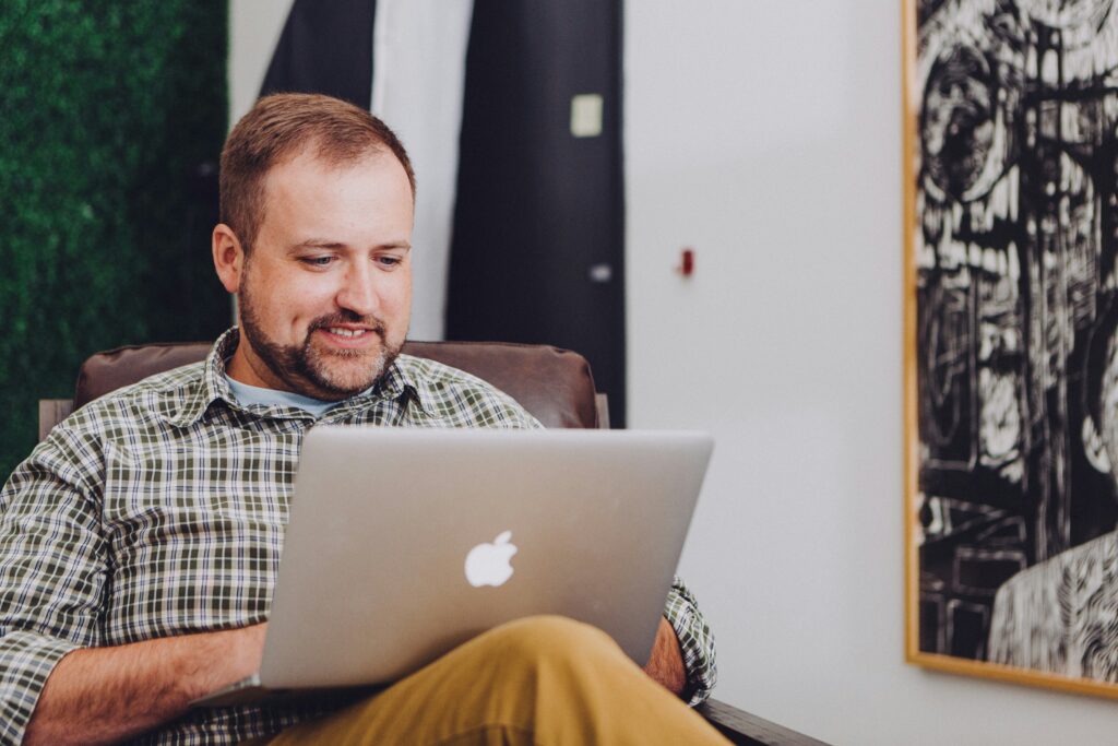 Trabaja con nosotros como Consultor de Gobierno del Dato, 100% remoto 3 jud mackrill qnt9iigV444 unsplash