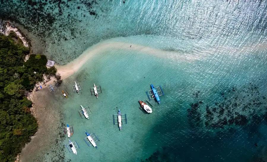 IA turismo cómo aplicar inteligencia artificial para personalizar experiencias y optimizar la gestión en el sector