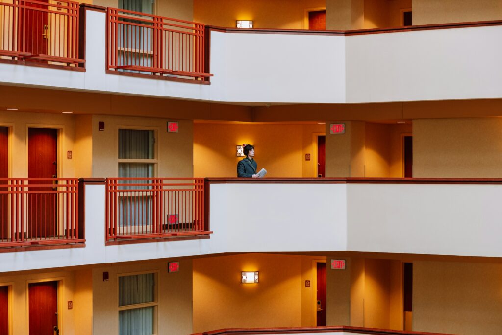 Hoteles inteligentes: cómo SofIA convierte la operación hotelera en una experiencia automatizada, personalizada y eficiente