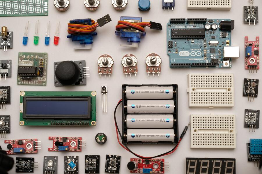 ¿Por qué es tan importante el perfil de científico de datos en el 2025? 3 Partes del hardware por dentro como representación de los lenguajes de programación