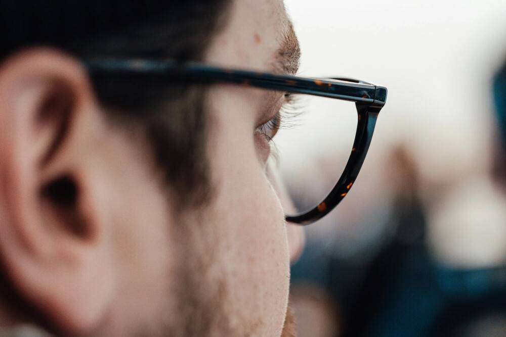 Un primer elemento que conviene aclarar es que el Digital Omnibus no reduce la exigencia técnica del AI Act.