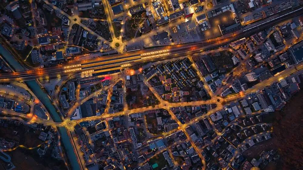 Arquitectura y retos reales de las fábricas inteligentes 2 Complejidad de integración y flujos de datos en fábricas inteligentes sin una arquitectura de gobierno