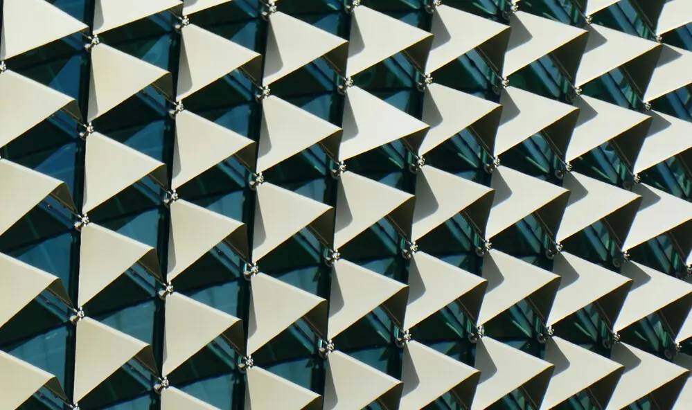 Estructura geométrica que representa la complejidad y organización de datos en sistemas SCADA industriales