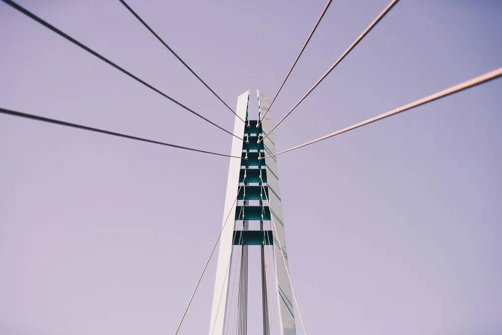 Arquitectura que soporta árboles de decisión en sistemas de IA empresarial