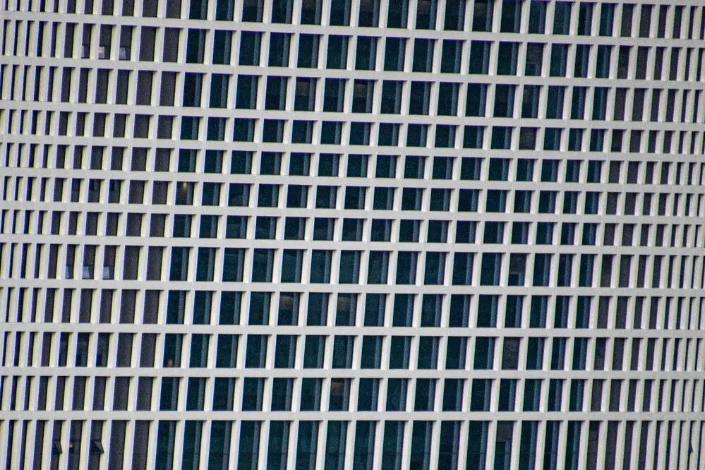 Automatización de procesos como capacidad transversal en organizaciones modernas 3 rascacielos moderno simbolizando arquitectura empresarial en la automatización de procesos